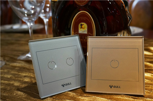 自由操控輕松穿墻 公牛G22觸控屏遙控開(kāi)關(guān)評(píng)測(cè) 自由操控輕松穿墻 公牛G22觸控屏遙控開(kāi)關(guān)評(píng)測(cè)