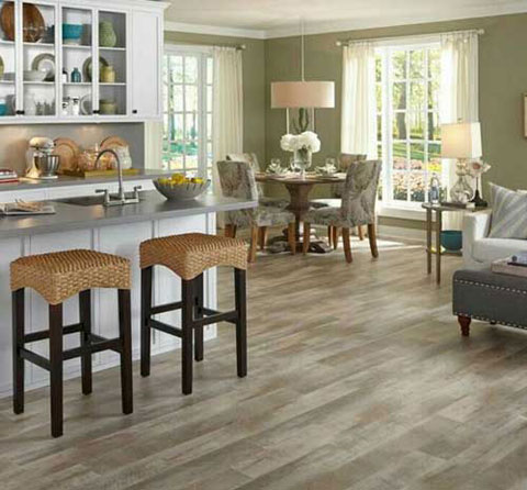 廚房地面只能用瓷磚?其實木地板一樣可以上陣! 廚房地面只能用瓷磚?其實木地板一樣可以上陣!