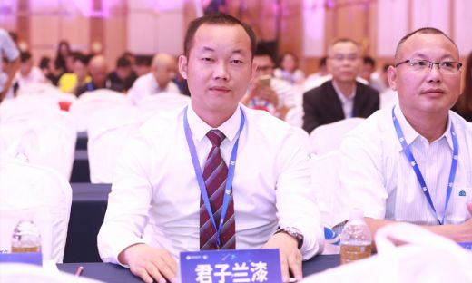 君子蘭漆榮獲慧聰網(wǎng)2016年度家具漆影響力品牌! 君子蘭漆榮獲慧聰網(wǎng)2016年度家具漆影響力品牌!