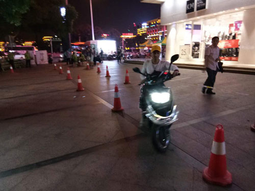 乖乖兔大電動車“倡導文明騎行”系列活動在衡陽成功舉辦 乖乖兔大電動車“倡導文明騎行”系列活動在衡陽成功舉辦