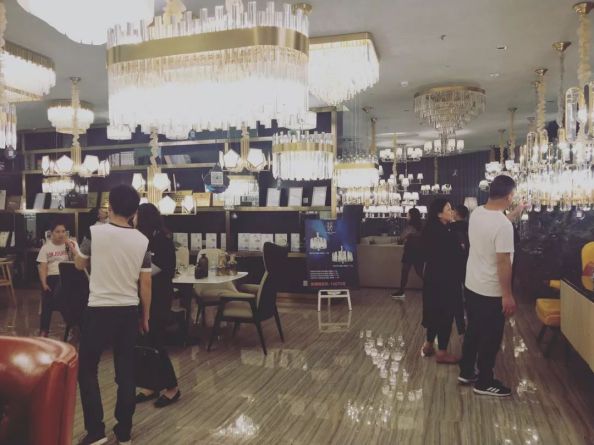 品牌人物|藍色星空代應坤解析輕奢燈飾真諦 品牌人物|藍色星空代應坤解析輕奢燈飾真諦