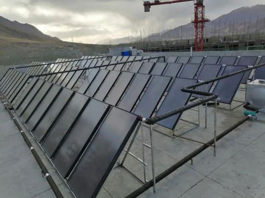 海爾太陽能+空氣能綠色采暖方式,解決學校供暖和熱水問題 海爾太陽能+空氣能綠色采暖方式,解決學校供暖和熱水問題