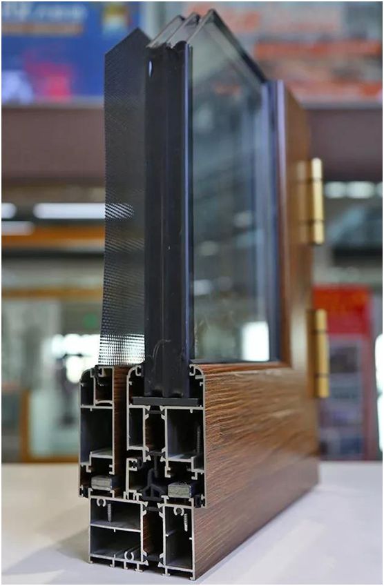 柯萊德門窗:窗紗一體,強強互聯(lián),品質(zhì)更佳 柯萊德門窗:窗紗一體,強強互聯(lián),品質(zhì)更佳