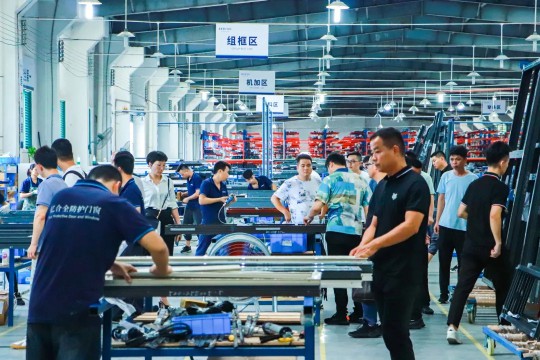 熱烈歡迎湖北省窗業協會領導蒞臨億合門窗參觀交流 熱烈歡迎湖北省窗業協會領導蒞臨億合門窗參觀交流