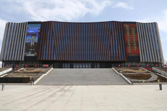 鴻彩助力甘肅金昌大劇院燈光改造項目順利完工! 鴻彩助力甘肅金昌大劇院燈光改造項目順利完工!