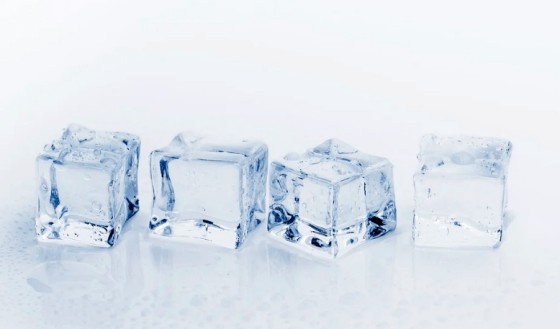 海爾雙增壓零冷水熱水器TR7，水流即刻沖走汗水和暑氣