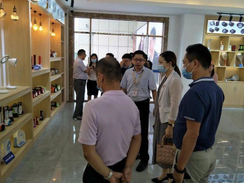 全面落實“深瑞LED合作十條”,一批LED企業考察江西瑞昌 全面落實“深瑞LED合作十條”,一批LED企業考察江西瑞昌