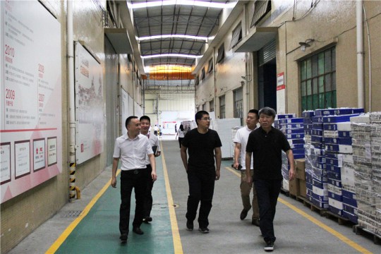 中國五金制品協會、中國日用五金技術開發中心領導蒞臨櫻花智能鎖考察